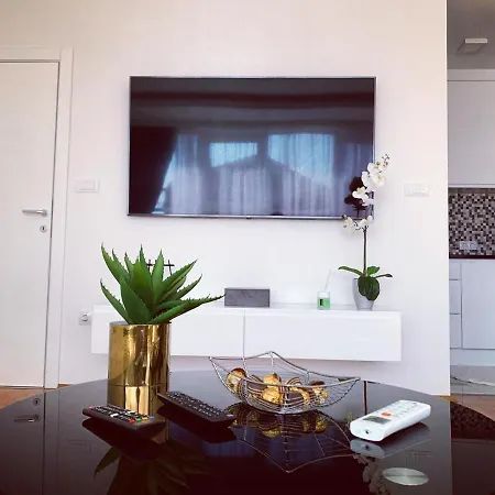 Glass - Stan Na Dan Apartment