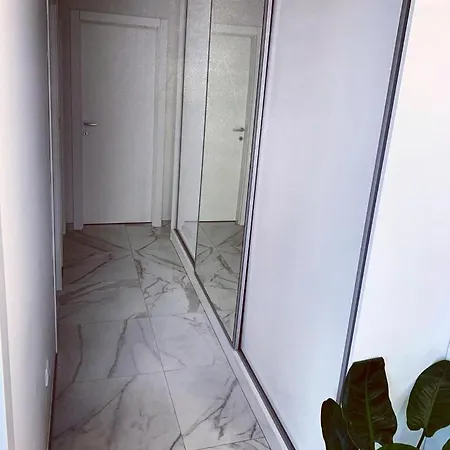 Glass - Stan Na Dan Apartment
