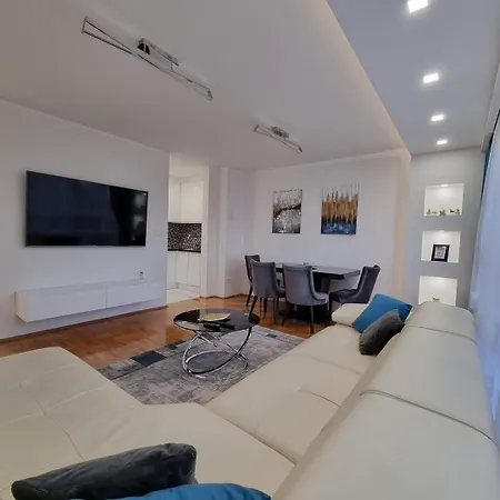 Glass - Stan Na Dan Apartment *